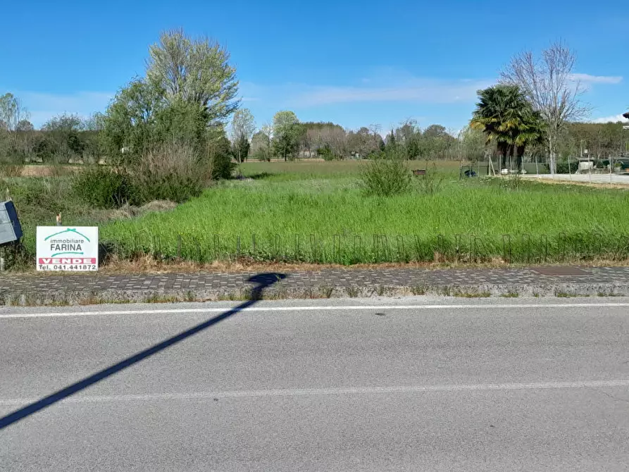 Immagine 1 di Terreno in vendita  a Santa Maria Di Sala