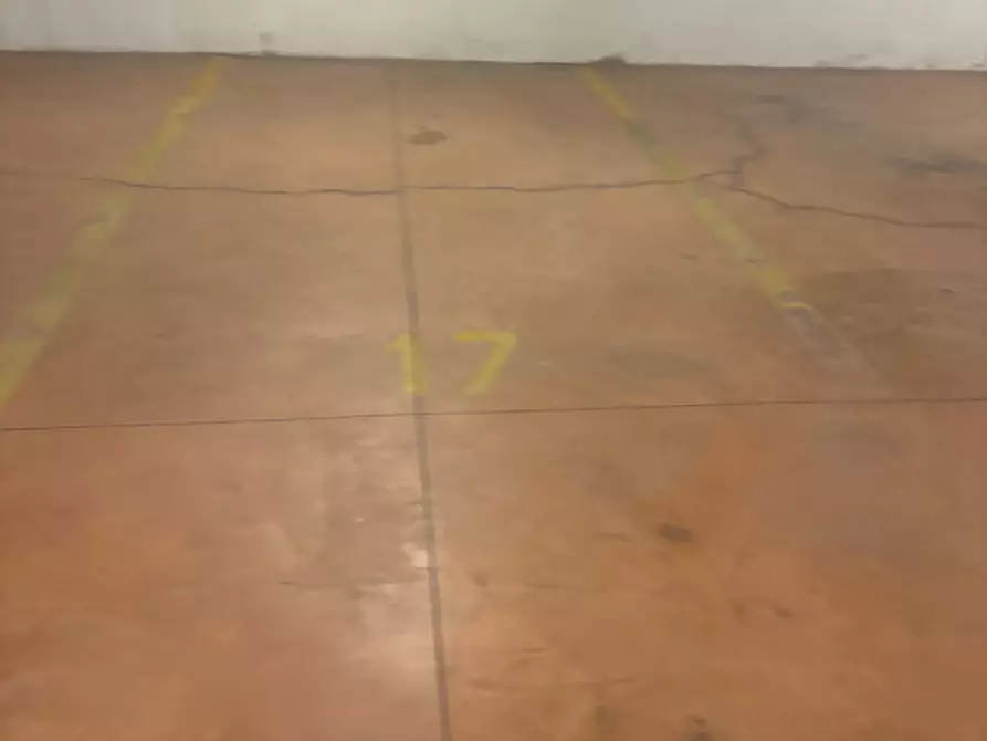 Immagine 3 di Posto auto in affitto  in Via Calepina a Trento