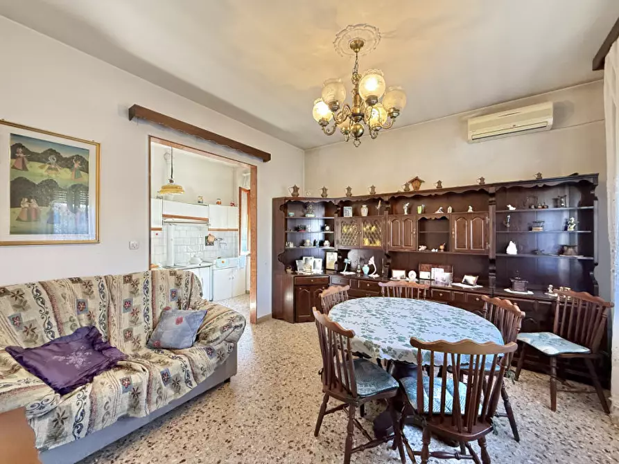 Immagine 2 di Casa indipendente in vendita  in Via Assisi a Solesino