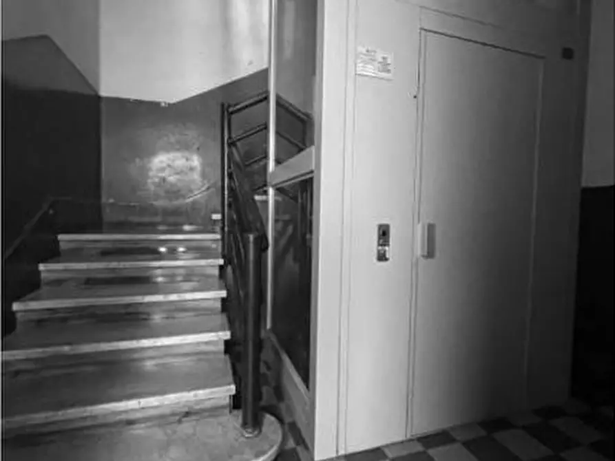 Immagine 3 di Appartamento in vendita  in Via Filippo Turati 6 a Massa