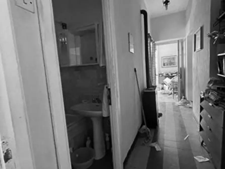 Immagine 6 di Appartamento in vendita  in Via Filippo Turati 6 a Massa