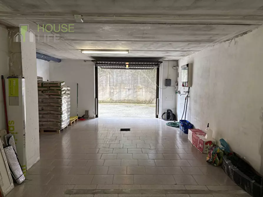Immagine 15 di Appartamento in vendita  in Via Roma a Torrebelvicino