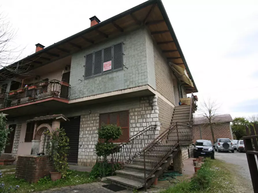 Immagine 1 di Villetta a schiera in vendita  a Sinalunga