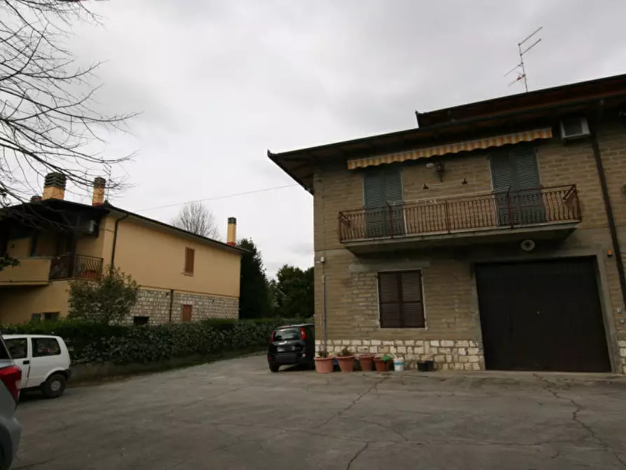 Immagine 2 di Villetta a schiera in vendita  a Sinalunga