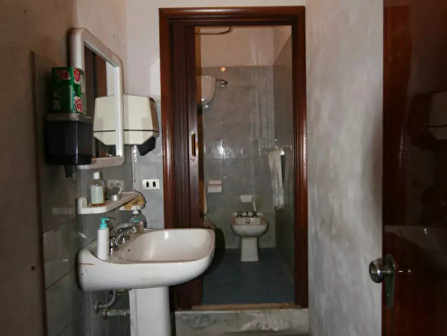Immagine 6 di Villetta a schiera in vendita  a Sinalunga