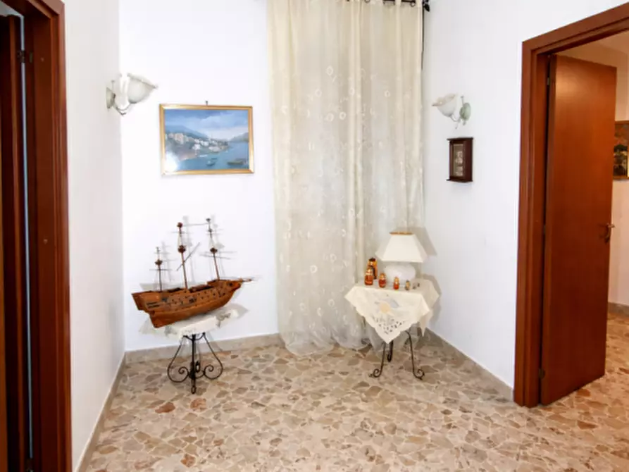 Immagine 15 di Appartamento in vendita  in Corso Garibaldi, 42 a Carini