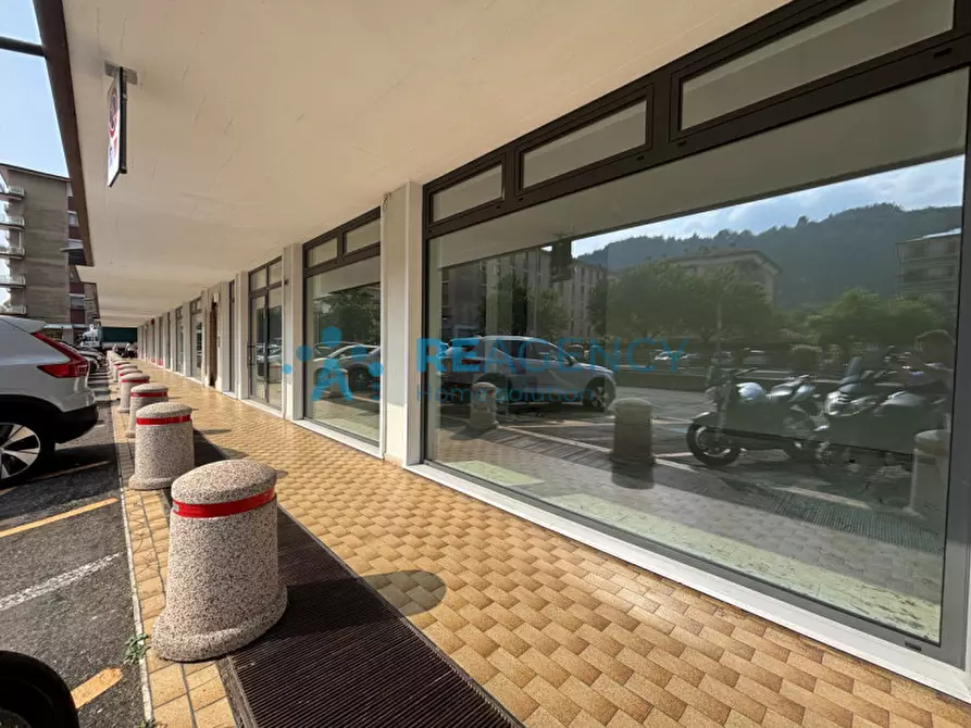 Immagine 2 di Negozio in affitto  in Via Luigi Galvani a Valdagno