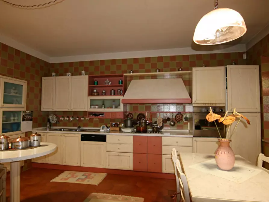 Immagine 6 di Villa in vendita  a Lucignano