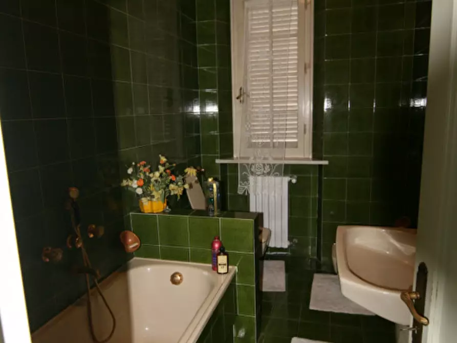 Immagine 8 di Villa in vendita  a Lucignano