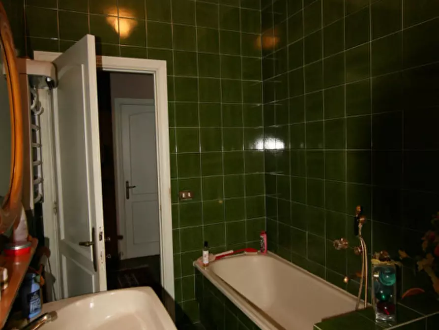 Immagine 9 di Villa in vendita  a Lucignano