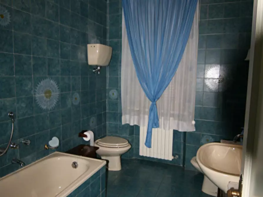 Immagine 12 di Villa in vendita  a Lucignano