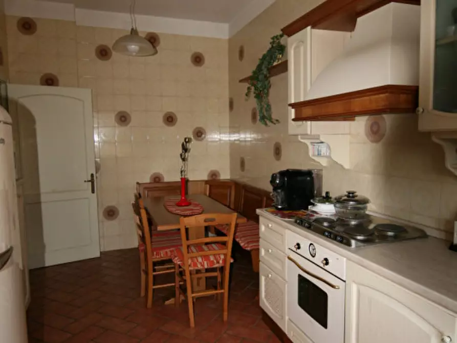 Immagine 14 di Villa in vendita  a Lucignano