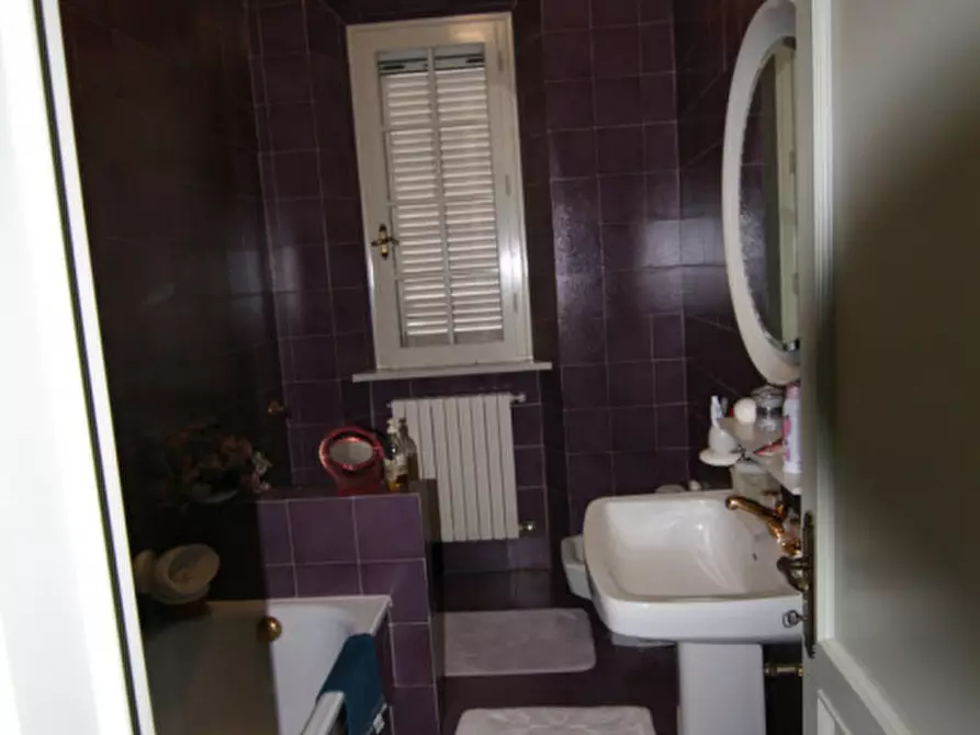 Immagine 19 di Villa in vendita  a Lucignano