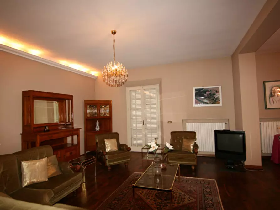Immagine 22 di Villa in vendita  a Lucignano
