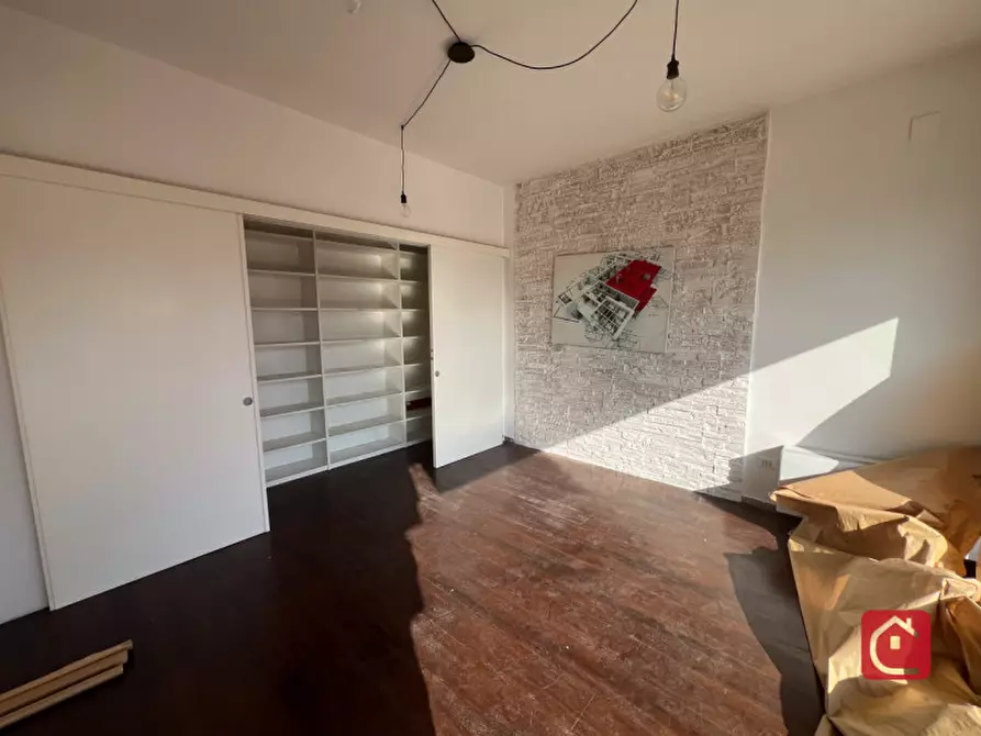Immagine 10 di Negozio in affitto  in Via Romea 65/N a Legnaro
