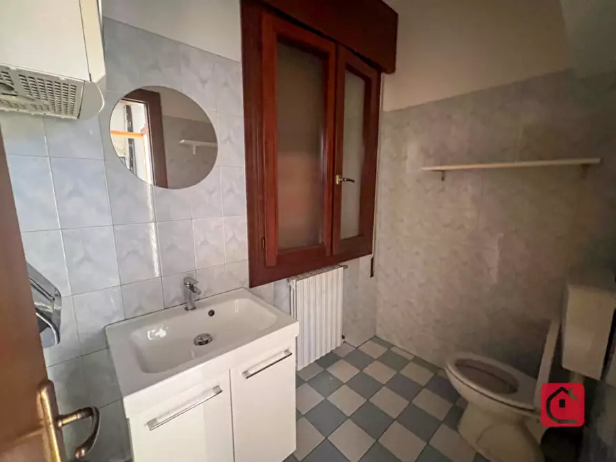 Immagine 15 di Negozio in affitto  in Via Romea 65/N a Legnaro