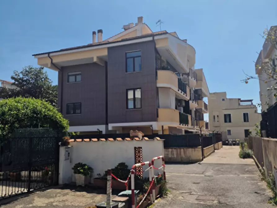 Immagine 3 di Appartamento in vendita  in Via delle Colonie a Santa Marinella