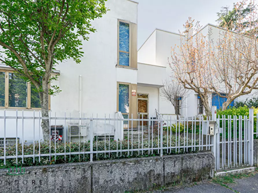 Immagine 2 di Casa trifamiliare in vendita  in via Giambologna a Casalecchio Di Reno