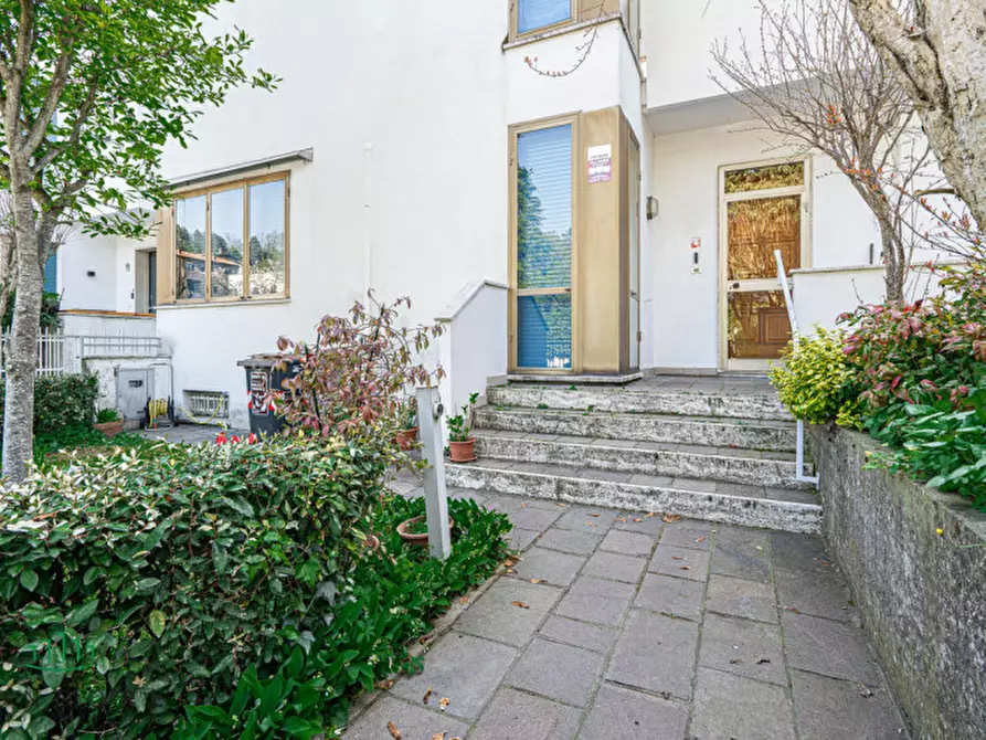 Immagine 3 di Casa trifamiliare in vendita  in via Giambologna a Casalecchio Di Reno
