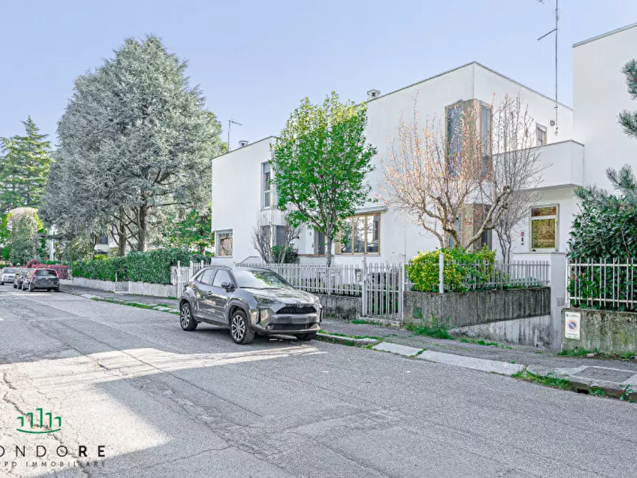 Immagine 5 di Casa trifamiliare in vendita  in via Giambologna a Casalecchio Di Reno