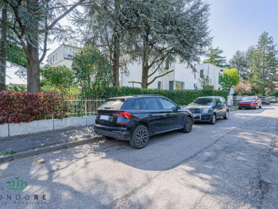 Immagine 8 di Casa trifamiliare in vendita  in via Giambologna a Casalecchio Di Reno