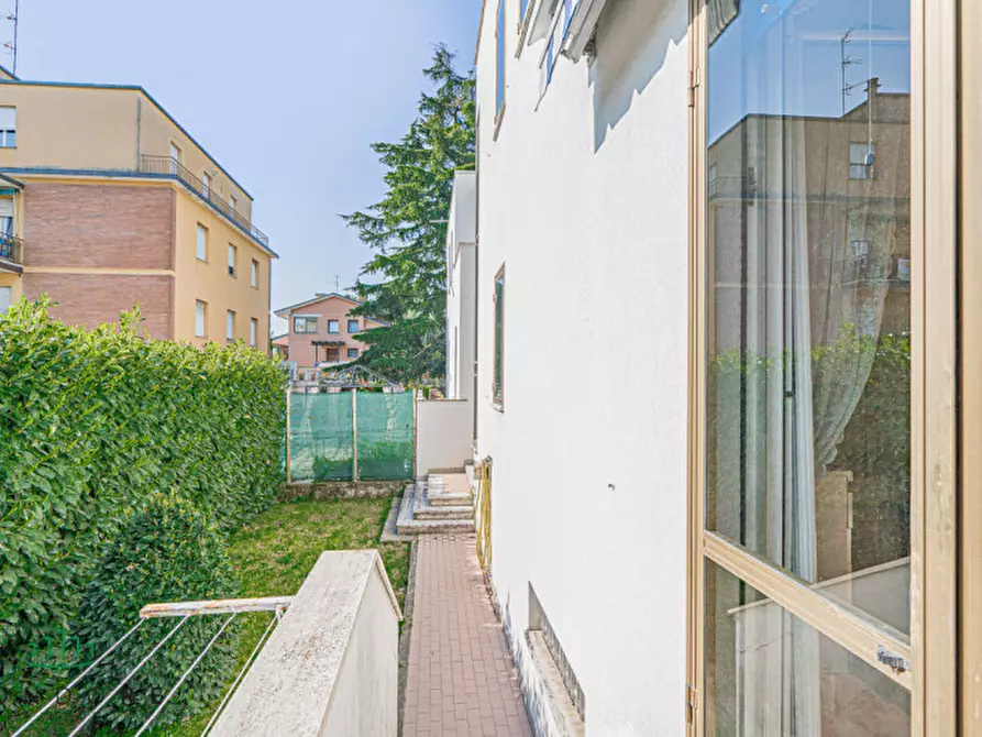 Immagine 21 di Casa trifamiliare in vendita  in via Giambologna a Casalecchio Di Reno