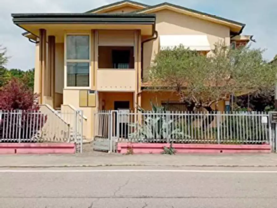 Immagine 1 di Casa indipendente in vendita  in Via Argine Po 75 a Sermide