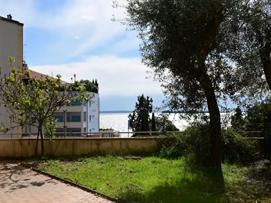 Immagine 2 di Appartamento in vendita  a Gardone Riviera