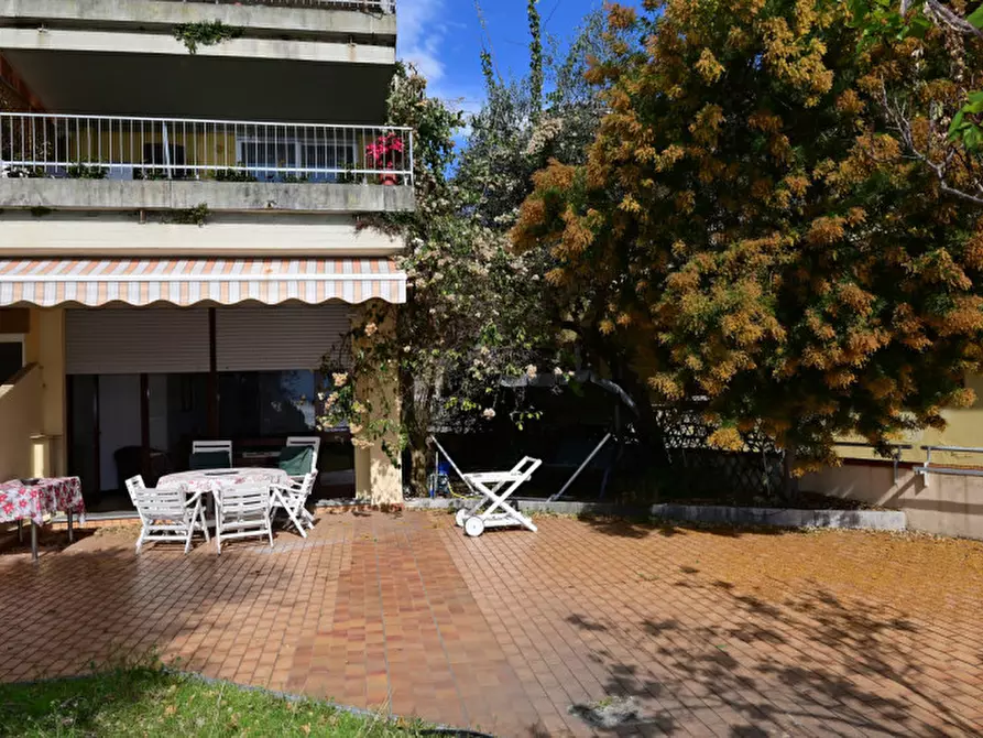 Immagine 7 di Appartamento in vendita  a Gardone Riviera