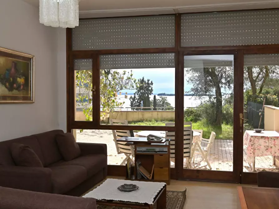 Immagine 10 di Appartamento in vendita  a Gardone Riviera