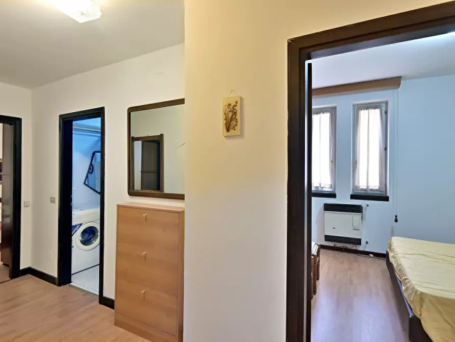 Immagine 15 di Appartamento in vendita  a Gardone Riviera