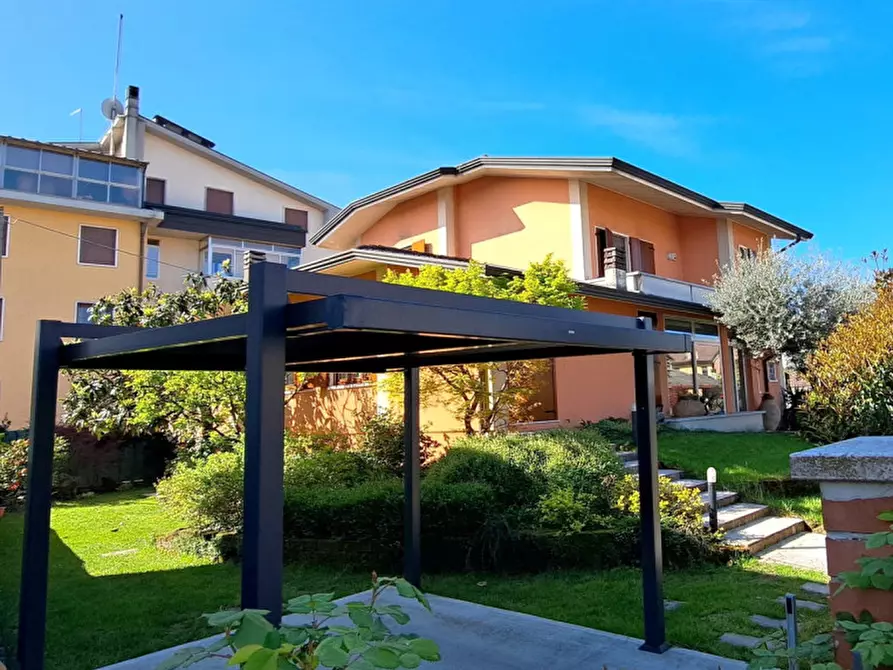 Immagine 2 di Villa in vendita  in Str. Saviabona a Vicenza