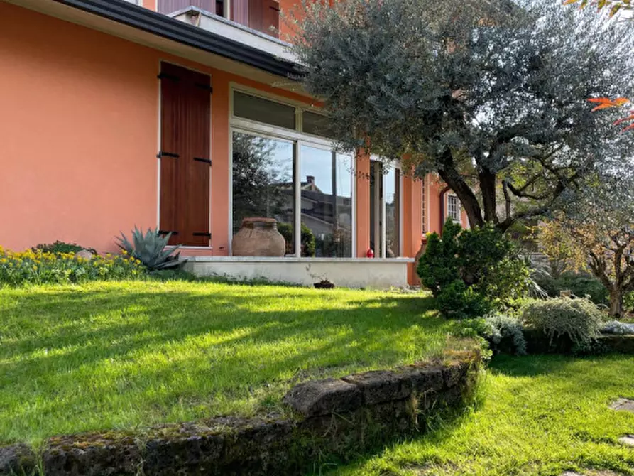 Immagine 2 di Villa in vendita  in Str. Saviabona a Vicenza