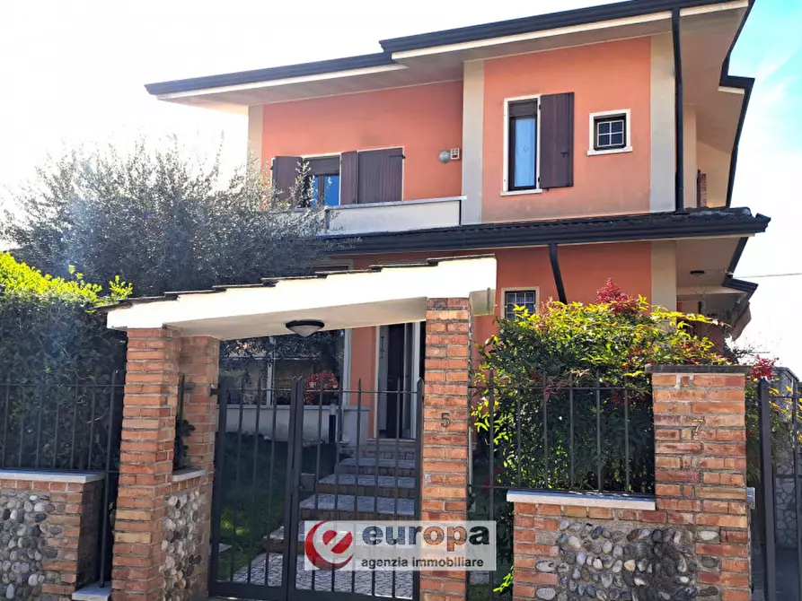 Immagine 3 di Villa in vendita  in Str. Saviabona a Vicenza
