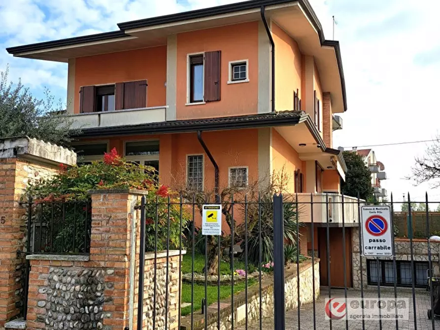 Immagine 4 di Villa in vendita  in Str. Saviabona a Vicenza