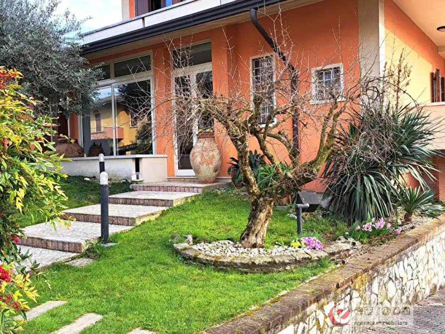 Immagine 5 di Villa in vendita  in Str. Saviabona a Vicenza