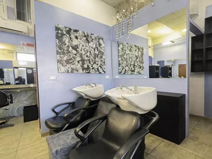 Immagine 5 di Attività commerciale in vendita  in Traversa Decima Villaggio Sereno 4 a Brescia