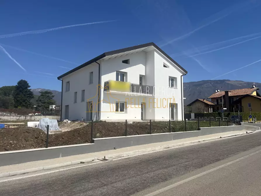 Immagine 1 di Casa bifamiliare in vendita  in Via Monte Pasubio 10 a Piovene Rocchette