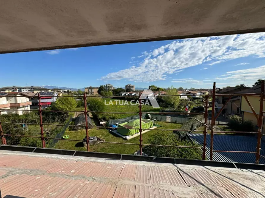 Immagine 13 di Appartamento in vendita  a Villafranca Di Verona