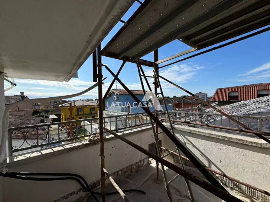 Immagine 19 di Appartamento in vendita  a Villafranca Di Verona