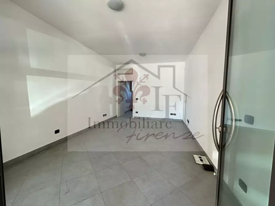 Immagine 2 di Negozio in vendita  in Piazza Pietro Mascagni a Firenze