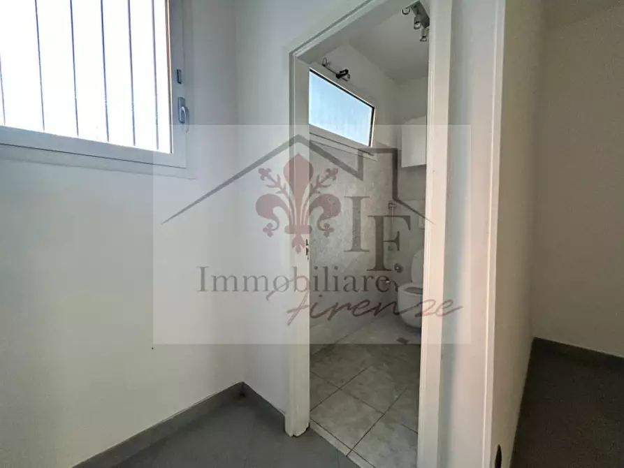 Immagine 6 di Negozio in vendita  in Piazza Pietro Mascagni a Firenze