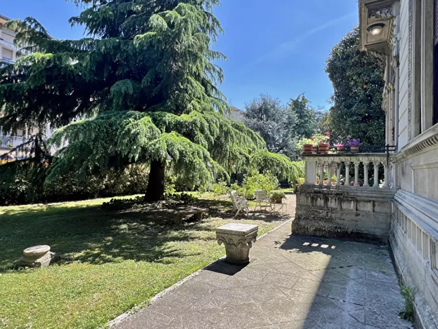 Immagine 36 di Villa in vendita  in Via Legione Antonini, a Vicenza
