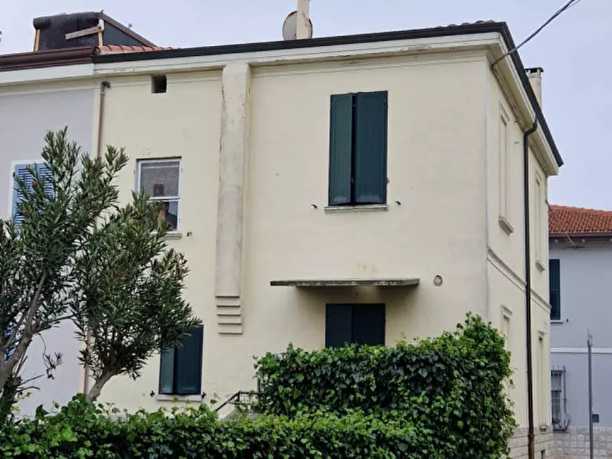 Immagine 1 di Villetta a schiera in vendita  in Via per Soria a Pesaro