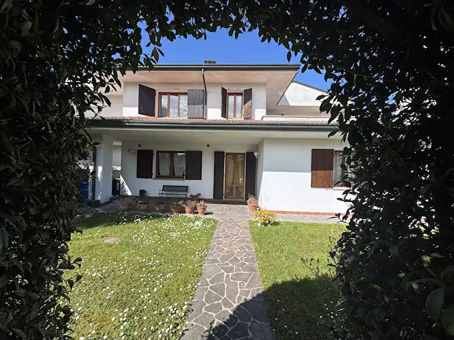 Immagine 2 di Casa bifamiliare in vendita  a Stra