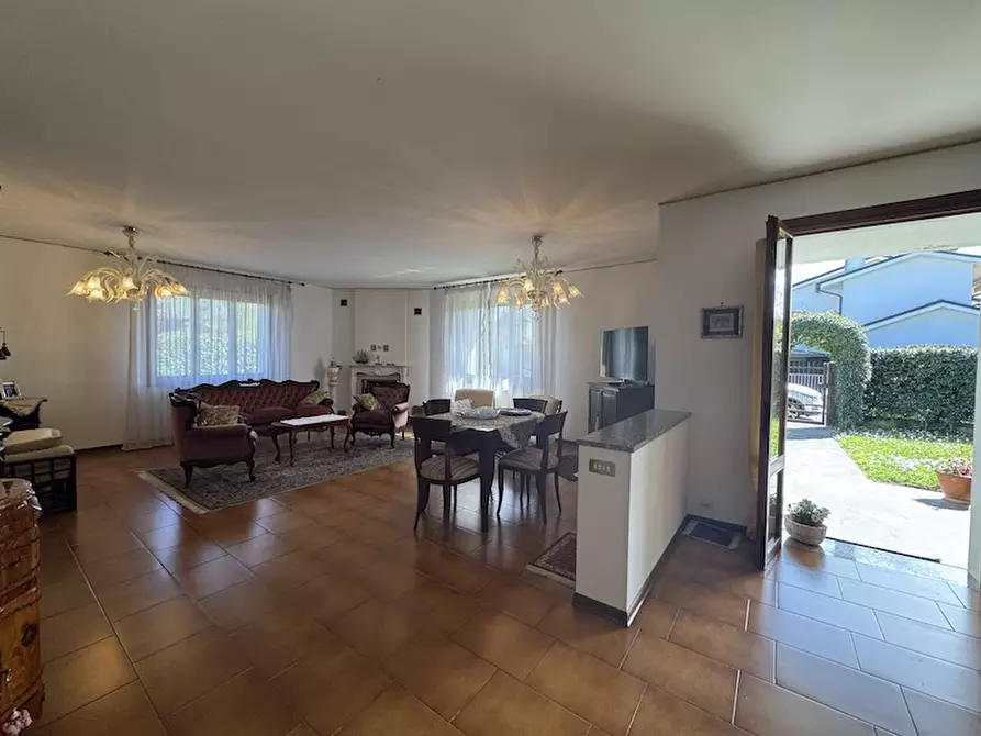 Immagine 7 di Casa bifamiliare in vendita  a Stra