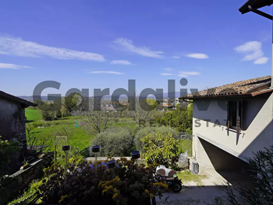 Immagine 1 di Appartamento in vendita  in via xxv aprile a Manerba Del Garda