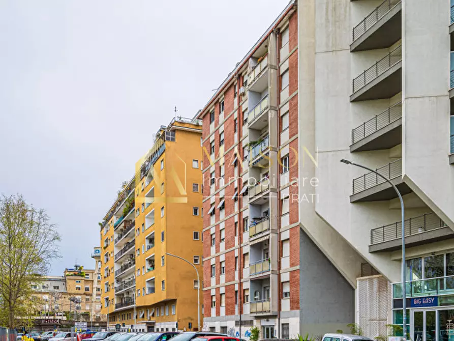 Immagine 31 di Appartamento in vendita  in Lungotevere degli Artigiani a Roma