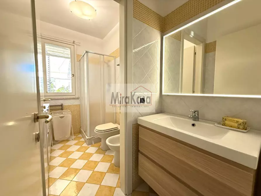 Immagine 12 di Appartamento in vendita  in Viale Solferino a Cervia