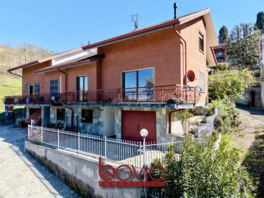 Immagine 3 di Villa in vendita  in STRADA DEL VESIO N°35 a Castiglione Torinese